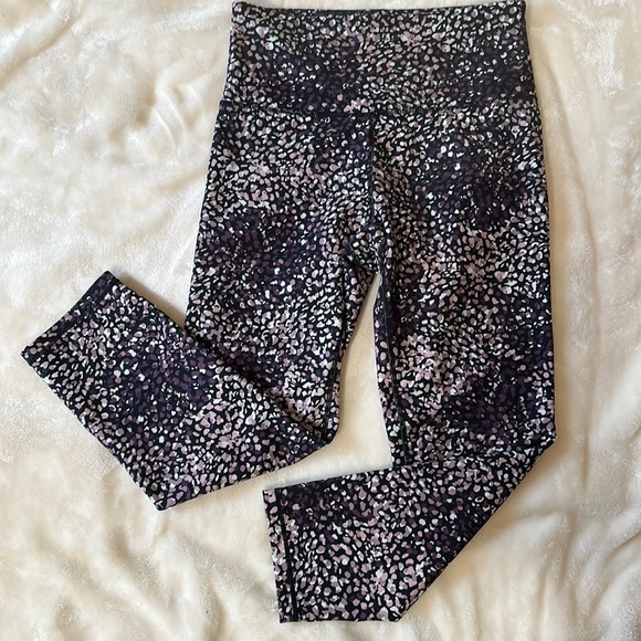 Balance Collection cropped legging - Picture 1 of 7